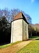 Ancien colombier du château.