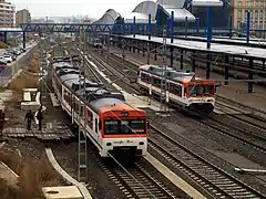 Trains 592.200 (à gauche et au fond) et 596 (à droite) : utilisés sur la ligne Lérida-La Pobla