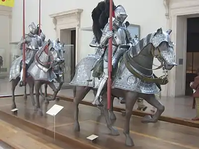 Armures du XVIe siècle exposées au Metropolitan Museum of Art à New York.