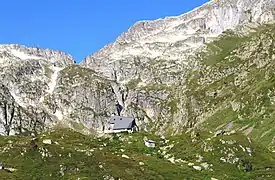 Vue du refuge depuis la vallée.