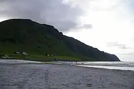 Vue sur la plage de Refvik