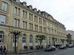 le Lycée Hugues-Libergier.