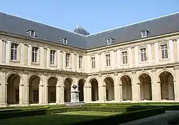 Cloître du musée Saint-Remi.
