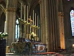 maitre autel de la cathédrale offert par Jean Godinot.