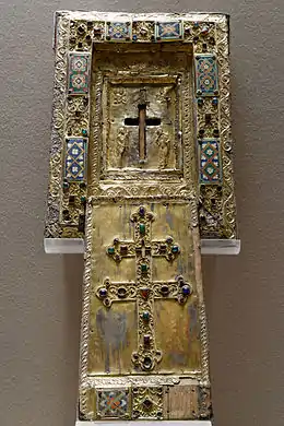 Tableau-reliquaire de la Vraie Croix et couvercle à glissière. Reliquaire byzantin, XIe siècle, Musée du Louvre