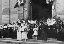 Remise de décorations aux sœurs en 1918