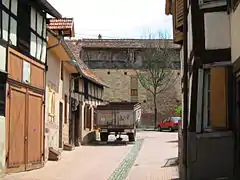 Rempart avec chemin de ronde, rue de la Poste