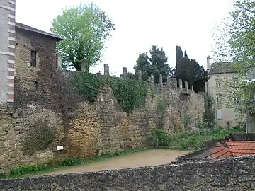 Section des remparts le long de la promenade du 21 août 1944