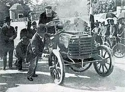 René de Knyff vainqueur du Circuit du Sud-Ouest, en février 1900.