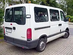 Vue arrière d'un Renault Master II phase 1