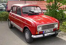 Dernière calandre du modèle 1983.