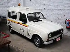 Fourgonnette Renault 4, véhicule de service de la Société des transports intercommunaux de Liège.