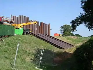 Renforcement par un voile étanche en palplanche métallique -amont de Jargeau (2004)