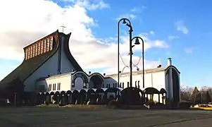 Vue avant de l'église.