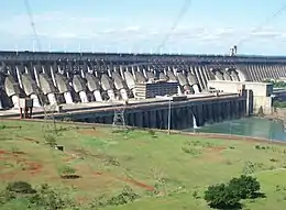 Le barrage d'Itaipu sur le rio Paraná.