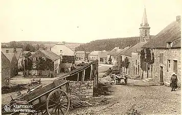 Une rue du village de Resteigne.