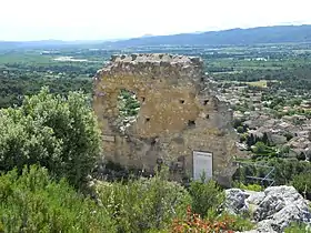 Vieux château de Mérindolchapelle, donjon, courtine