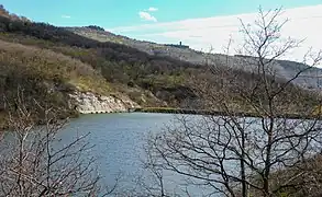 La retenue d'eau du barrage.