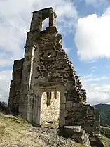 Vue de la chapelle du château d'Artias