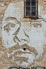 Autoportrait mural.