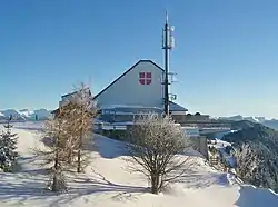 Vue d'un restaurant panoramique en hiver