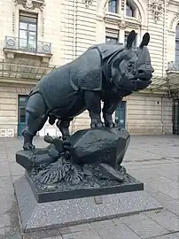 Rhinocéros de Alfred Jacquemart (parvis du musée d'Orsay)