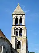 Le clocher roman, classé Monuments Historiques depuis 1894.