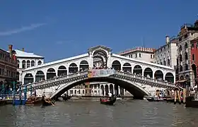 Pont du Rialto, vu depuis le Grand Canal