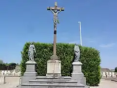 Le calvaire du cimetière.