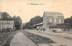 Carte postale de la gare vers 1905.