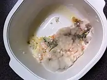Bol de riz blanc recouvert de moisissure