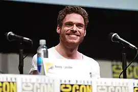 Richard Madden est Kit, dit le Prince Charmant