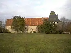 La façade ouest du château de Richemont.