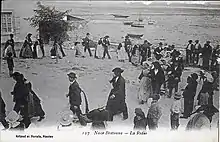 La danse de la ridée à Pluneret (carte postale Artaud et Nozais, vers 1920).