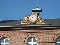 L'horloge de la mairie.