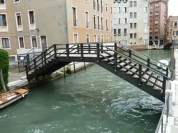 Pont privé sur le rio dei Tre Ponti