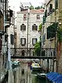 ponte dell'Arco faisant traverser la calle' éponyme