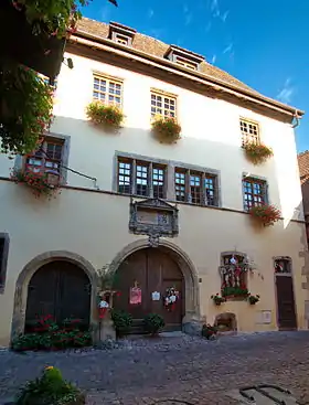 Maison Kiener (ancienne demeure du gourmet Conrad Ortlieb)façades, toitures, passage d'entrée, intérieurs avec dispositions et décors anciens, cour avec puits