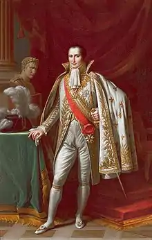 Portrait en pied d'un roi, la main sur une table, l'autre sur son épée, avec des habits blancs brodés d'or.