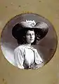 Portrait d'une jeune femme au chapeau de paille (photographie de Giacomo Brogi).