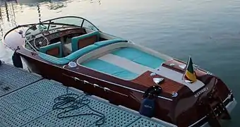 Un Super Riva Aquarama Série II, de l'entreprise italienne Riva.