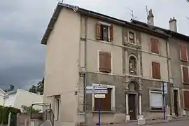 La maison Blanc.