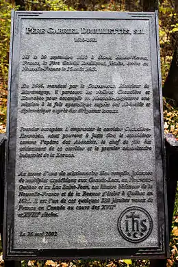 Plaque commémorant le passage du Père Druillette sur la rivière Chaudière près des rapides du Diable.