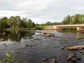 Pont sur la rivière Saint-Jean Nord-Ouest à Lac-Frontière.