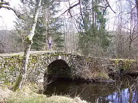 Le pont de Variéras à Pérols-sur-Vézère.