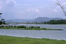 La rivière des Parfums à Huế (Viêt Nam).