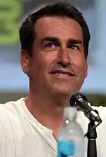 Rob Riggle interprète Grant