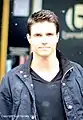 Robbie Amell interprète Wesley.