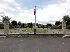 Robert-Espagne, cimetière des fusillés, vue d'ensemble.