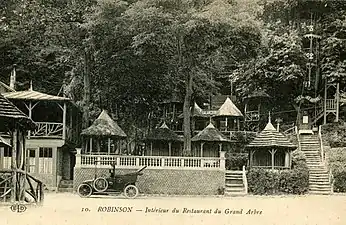Intérieur du restaurant du grand arbre (début 1900).